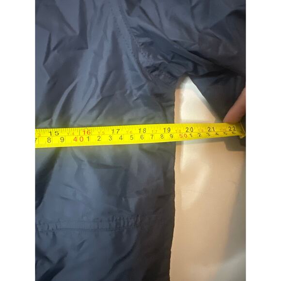 Columbia Center Ridge Lined Windbreaker in black and blue XL (18-20) - Picture 3 of 5